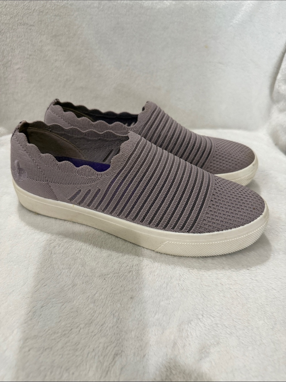 Skechers Slip-On Knit Sneakers in Lavender Scalloped Edging